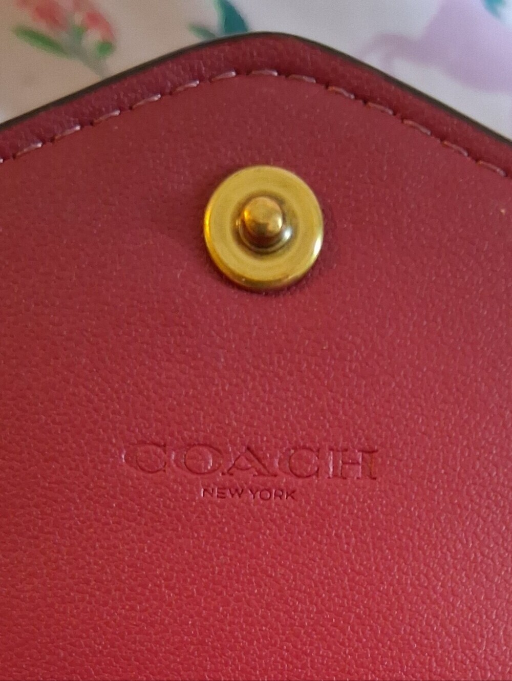 EUC Coach Wyn Burgundy Saffiano Leather Casual Everyday Trifold Billfold Wallet - Picture 11 of 13